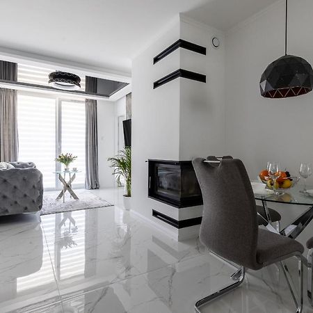 Apartament Z Basenem I Kominkiem ,,Baltic Sun” Sztutowo Luaran gambar